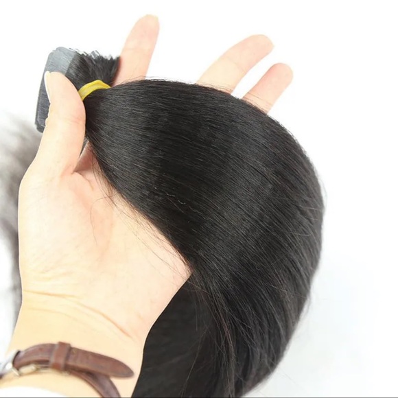 24” Relaxed yaki light Hair extension Tape in - Picture 2 of 7